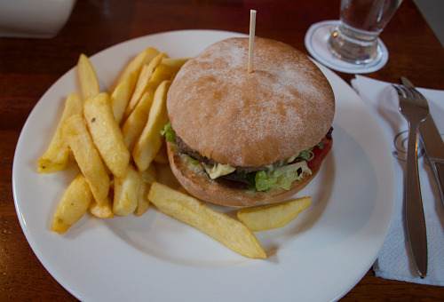 Blue Haven Hotel Burger
